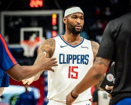 开云-关键时刻离谱罚球不中！考辛斯登场快艇季后赛0-5