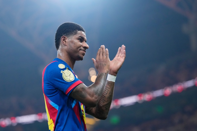 记者:有关巴萨对拉什福德买断条款已过期的说法,并不属实